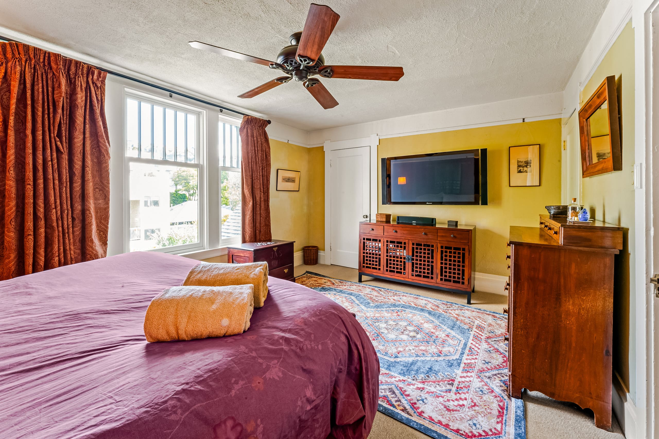 Home in San Francisco · ★4.93 · 3 bedrooms · 3 beds · 1.5 baths - Image 14