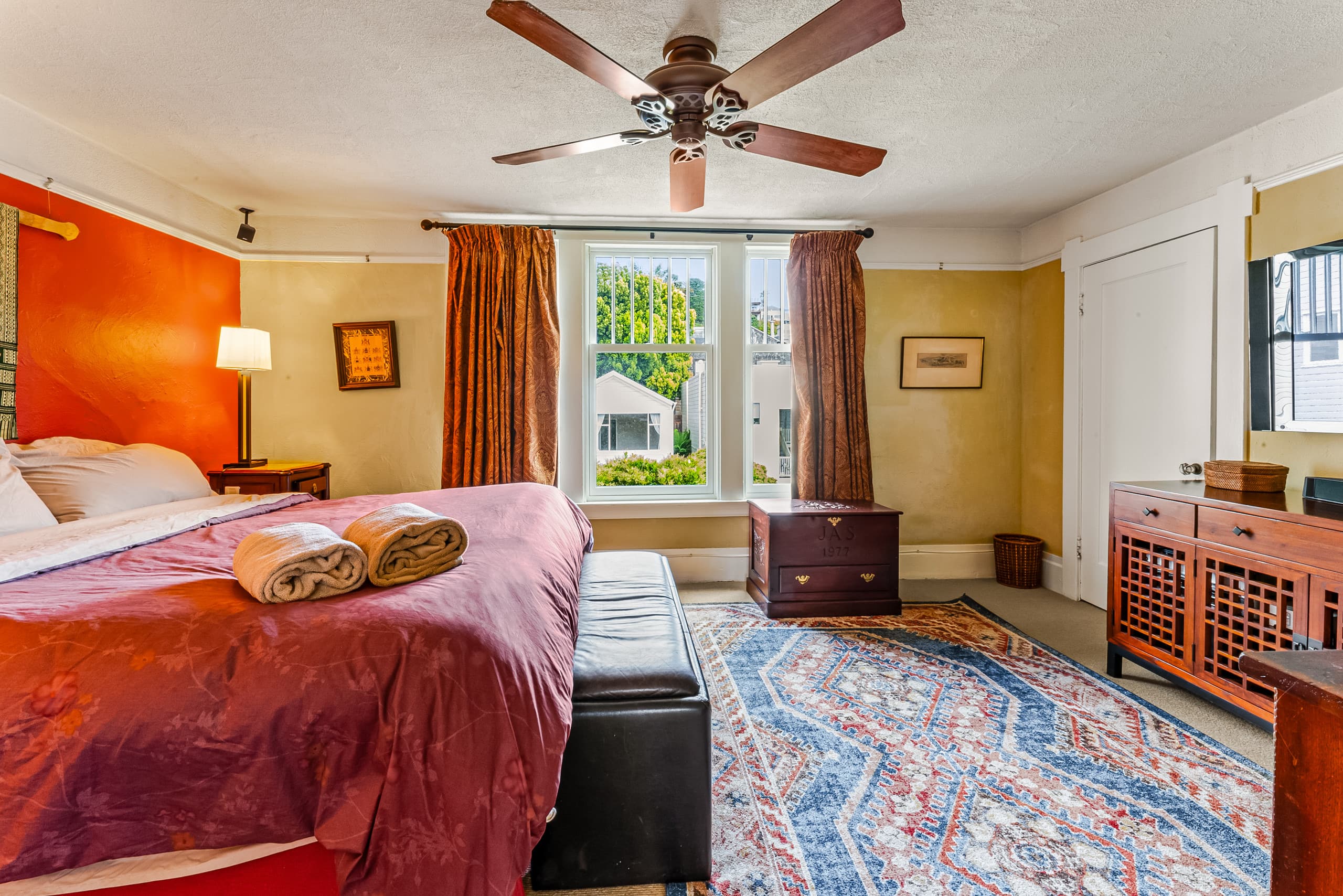 Home in San Francisco · ★4.93 · 3 bedrooms · 3 beds · 1.5 baths - Image 15