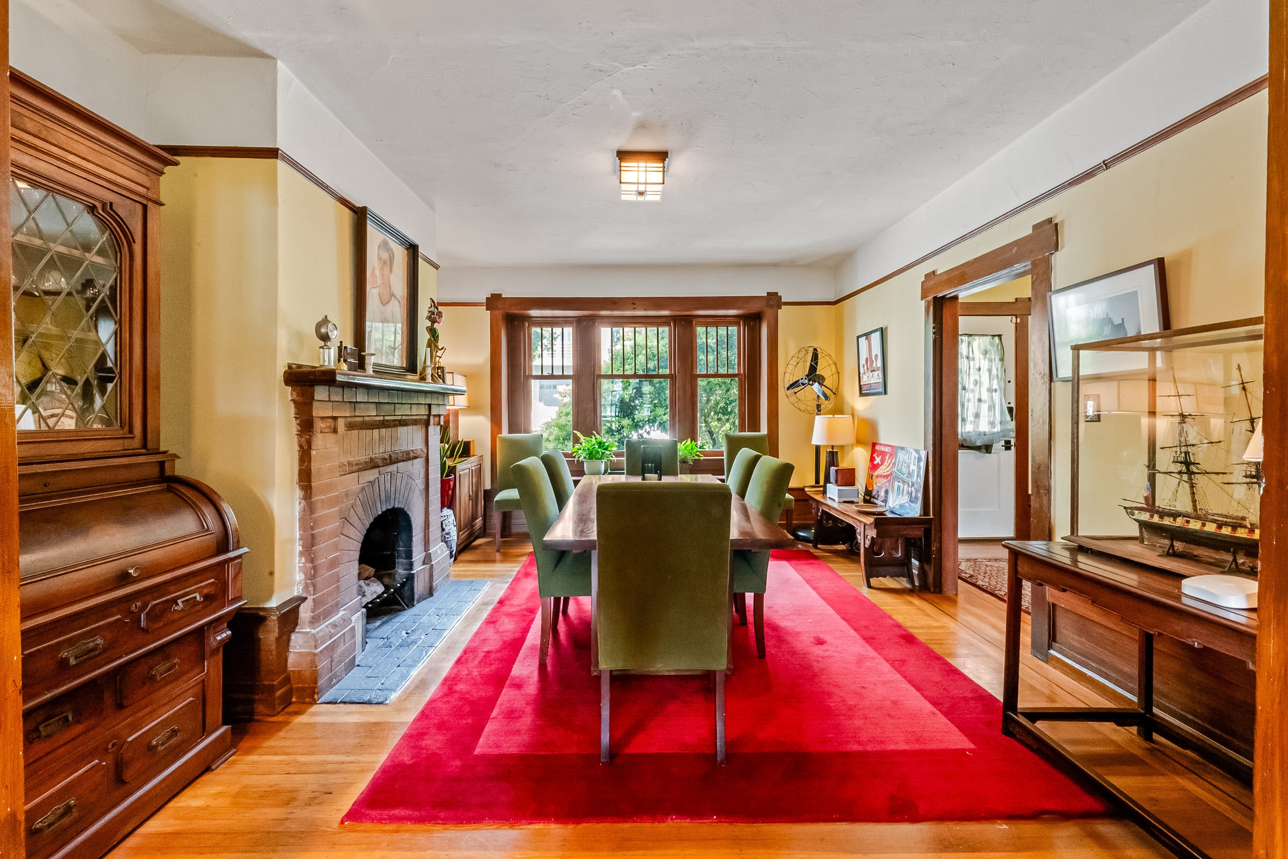Home in San Francisco · ★4.93 · 3 bedrooms · 3 beds · 1.5 baths - Image 11