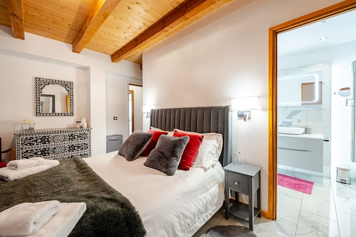 Dormitorio principal 2 con baño privado.