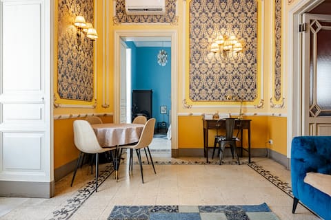 Annuncio Airbnb popolare: Palazzo Arcidiacono - 2nd floor luxury apartment a Catania