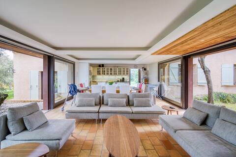 Spacious Villa in Provence
