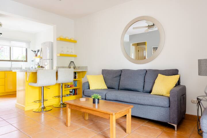 Chill Out, Close to beach Fast WiFi - New prices!