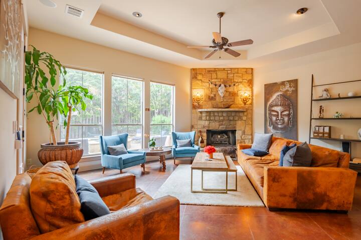 Pool/Spa, Pet friendly, Downstairs Master gallery image 2