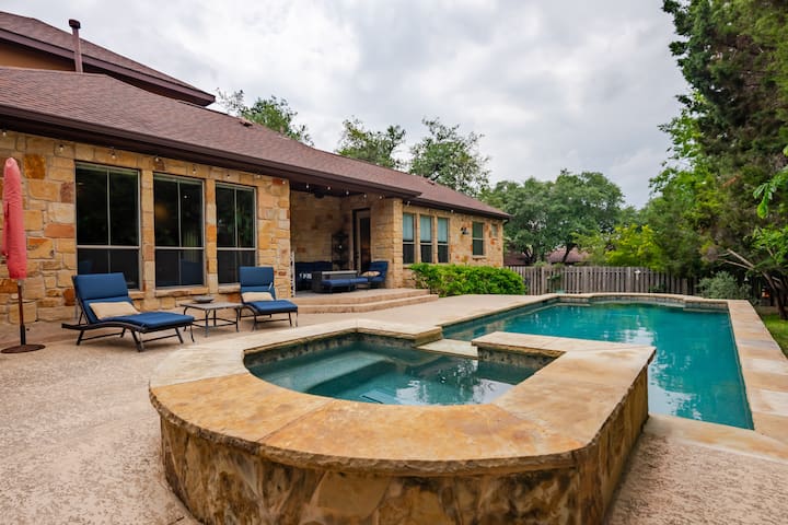 Pool/Spa, Pet friendly, Downstairs Master