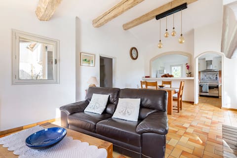 Single-storey house in Lourmarin.