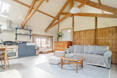 Successful Airbnb property: The Nest, Luxury Barn With Hot Tub near the Sea in Stokenham