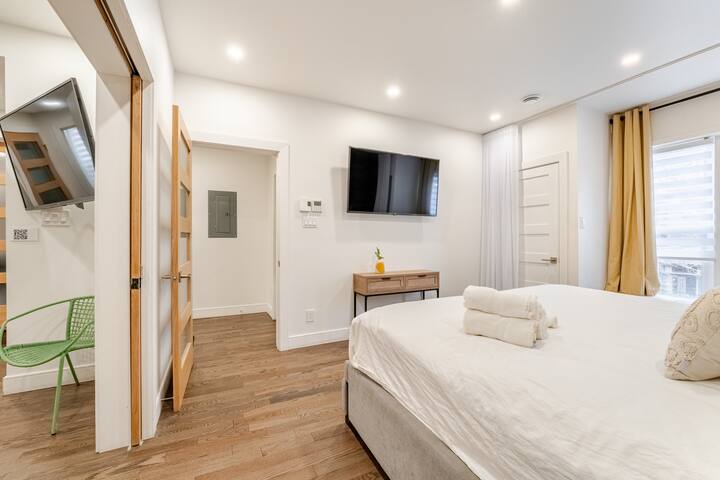 3BR Apt DT/King Bed/Indoor Parking/AC gallery image 4