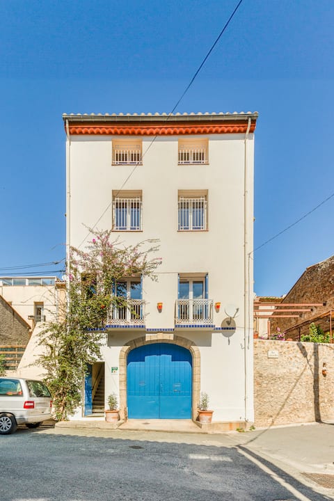 Large winegrower's house classified ***.