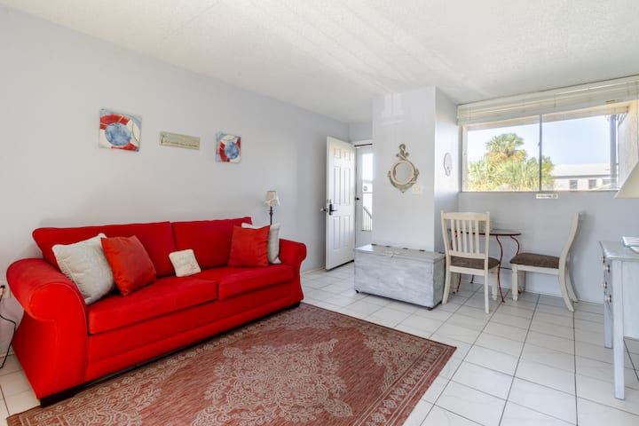 Penthouse/intercoastal Waterway/pool - Mary Esther, FL