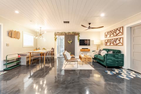 Luxe Guesthouse w/Pool/Hot tub-Near Rollins/UCF