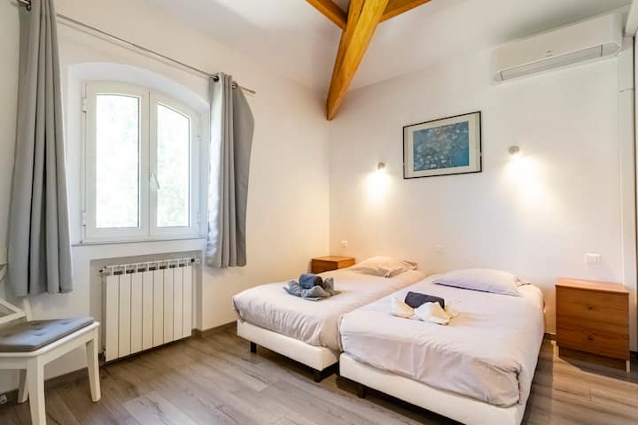 chumba cha kulala cha 5 juu, vitanda 2 vya 90