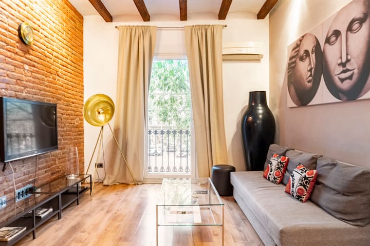 Cosy apartment in Example’s Golden Square