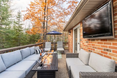 Tiny Oasis: Family Beach Cottage *HOT TUB & SAUNA*