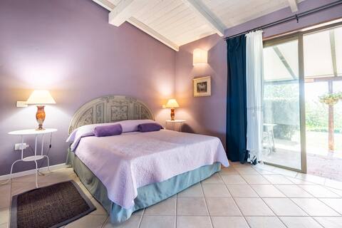 Villa with pool overlooking the Cagliari lagoon