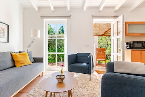 Popular Airbnb listing: In nature and close to the sea: Casa Sul in Aljezur