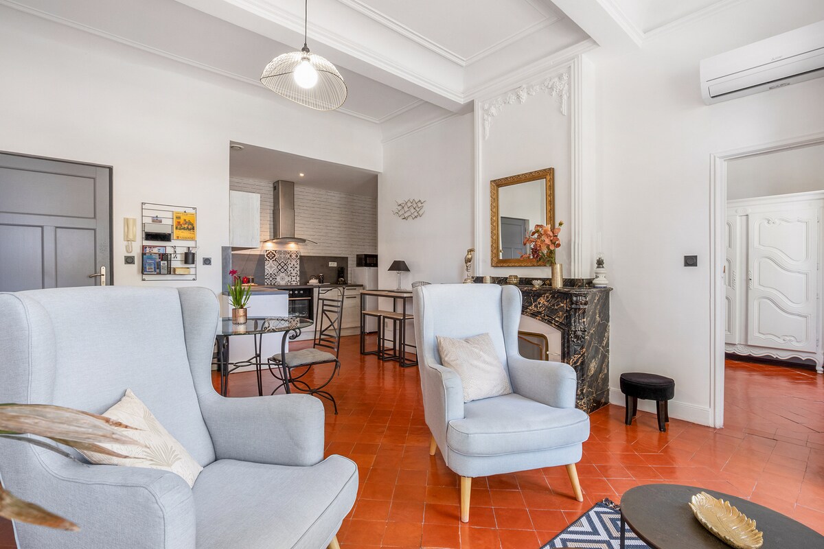 Propriété Airbnb réussie: Apartment with balcony, by the canal, Wi-Fi. à Narbonne