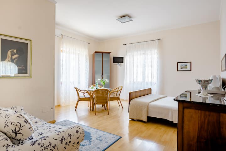Cozy B&B near Pompeii and Vesuvius with roofgarden