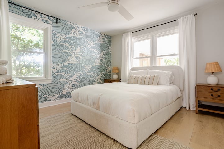 Charleston House with Private Pickleball Court!