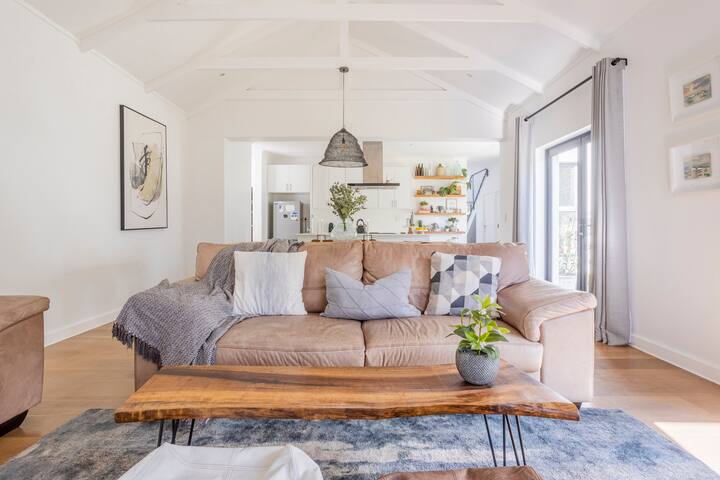 Family Home between Wineries/Beaches and the City gallery image 3