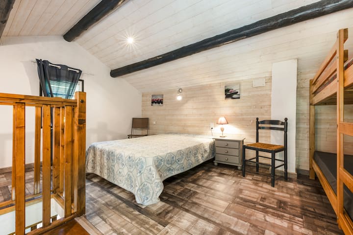 საძინებელი 1