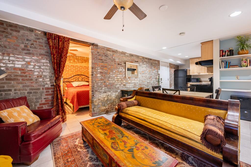 Airbnb Cool Brick Basement Studio Parking Fast WiFi AC