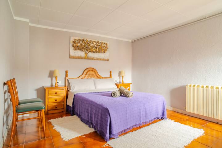 ALOJAMIENTO FINCA CAL TARRÉ (9 adultos + 1 bebé)