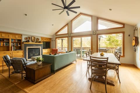Laurel Escape at Cannon Beach