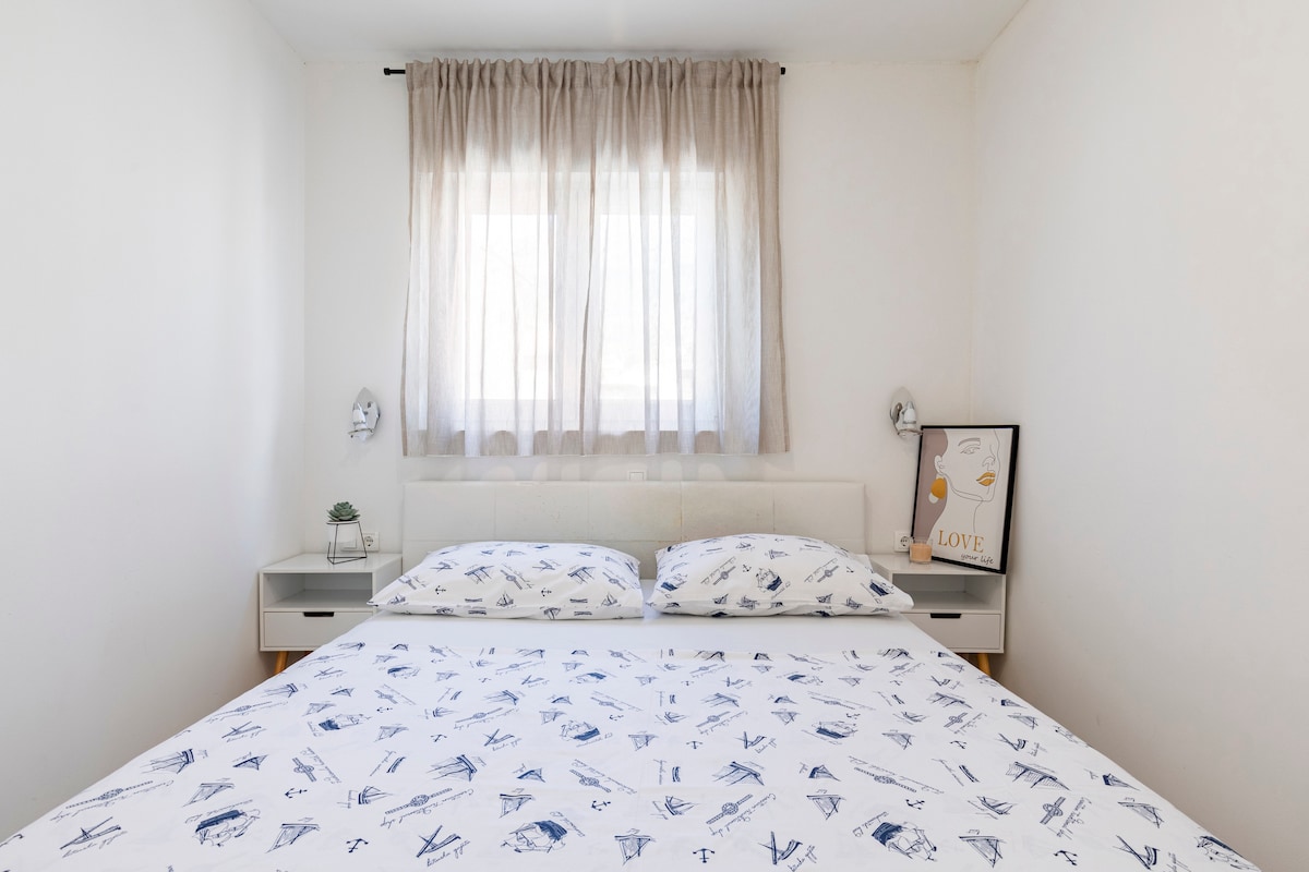 საძინებელი 1