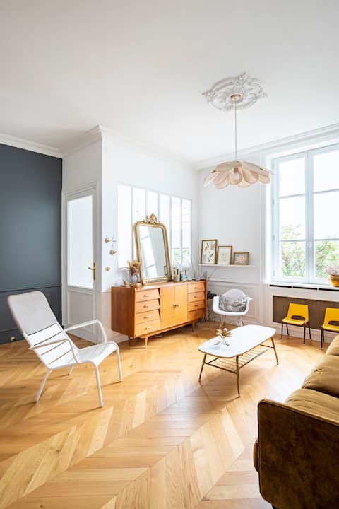 *Lyon Confluence House* in a nice condominium