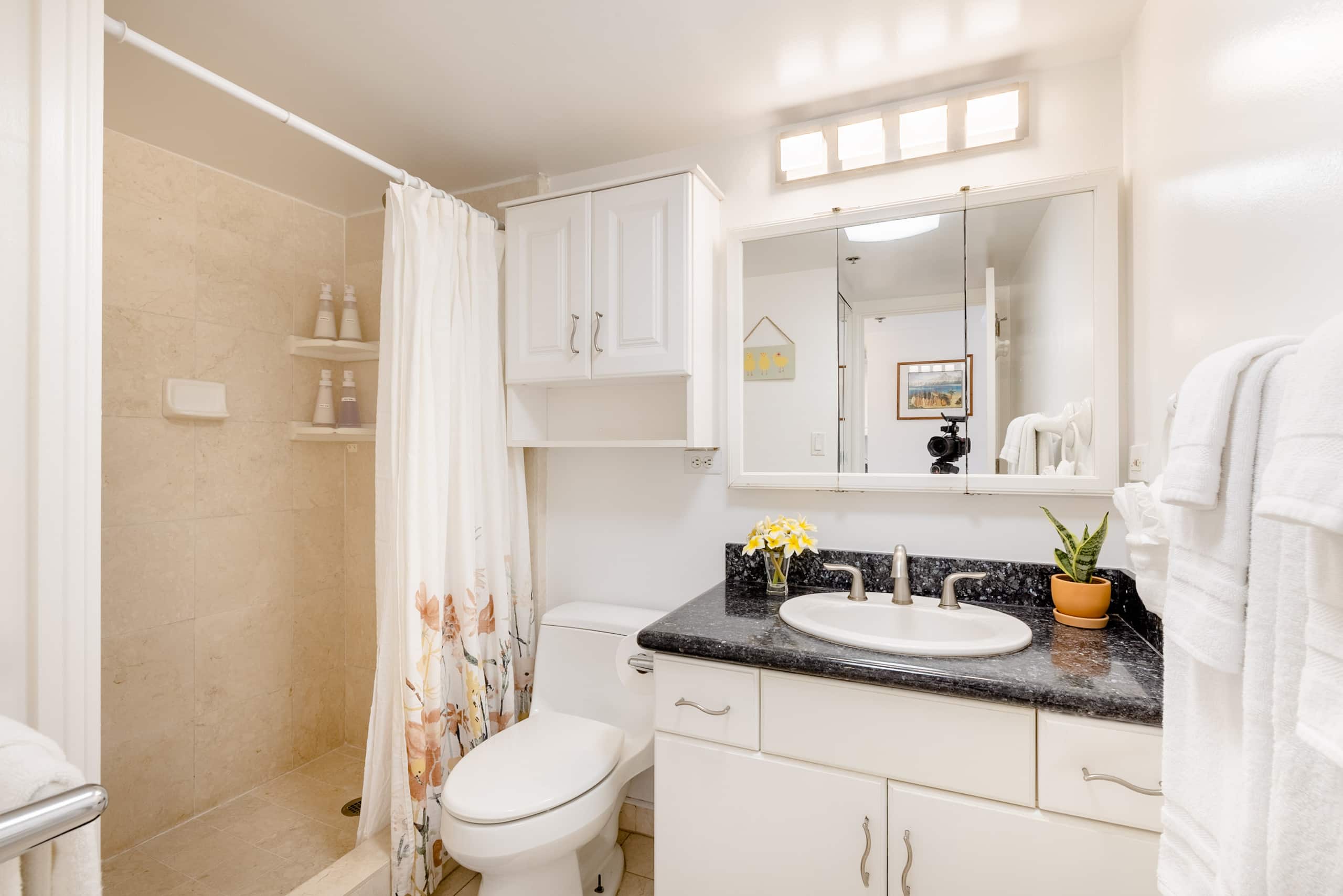 Condo in Honolulu · ★4.9 · 1 bedroom · 3 beds · 1 private bath - Image 13