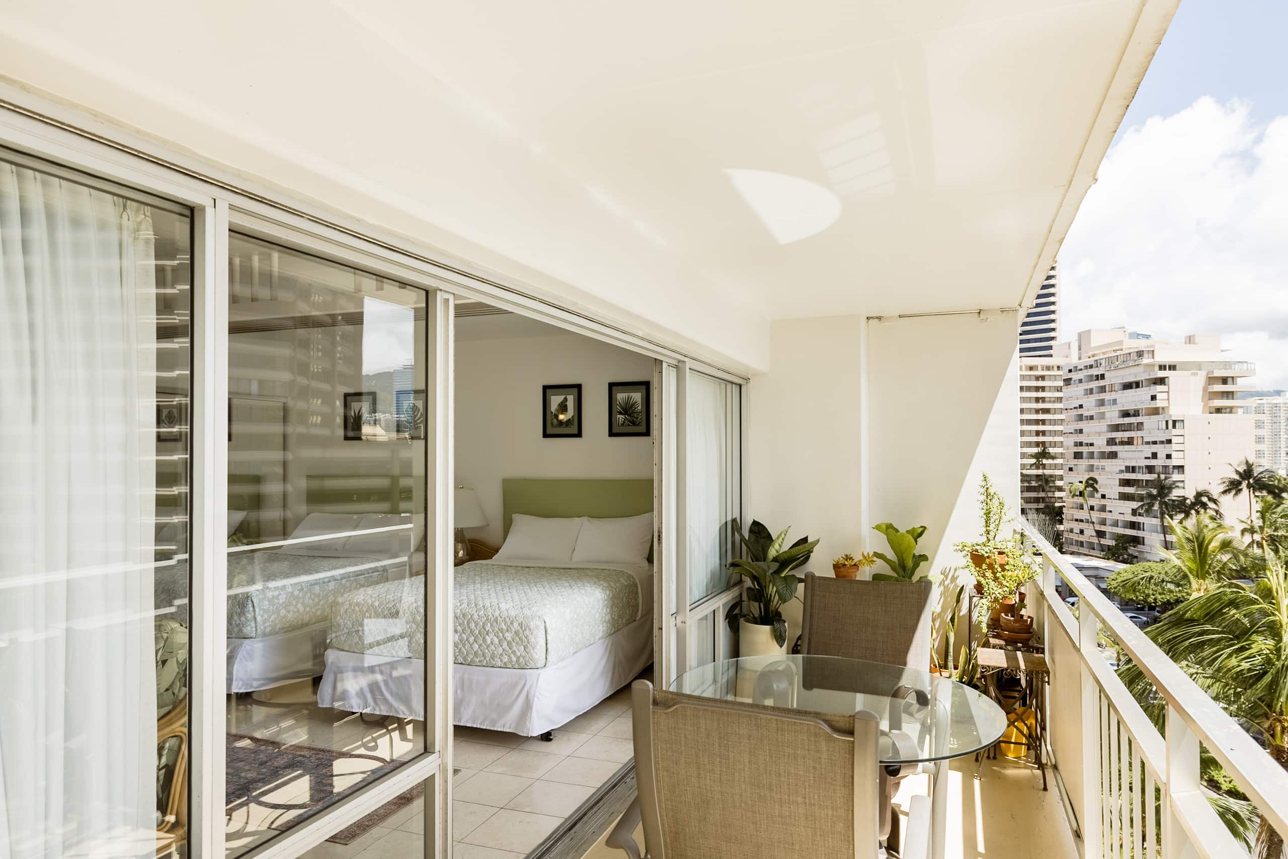 Condo in Honolulu · ★4.9 · 1 bedroom · 3 beds · 1 private bath - Image 17