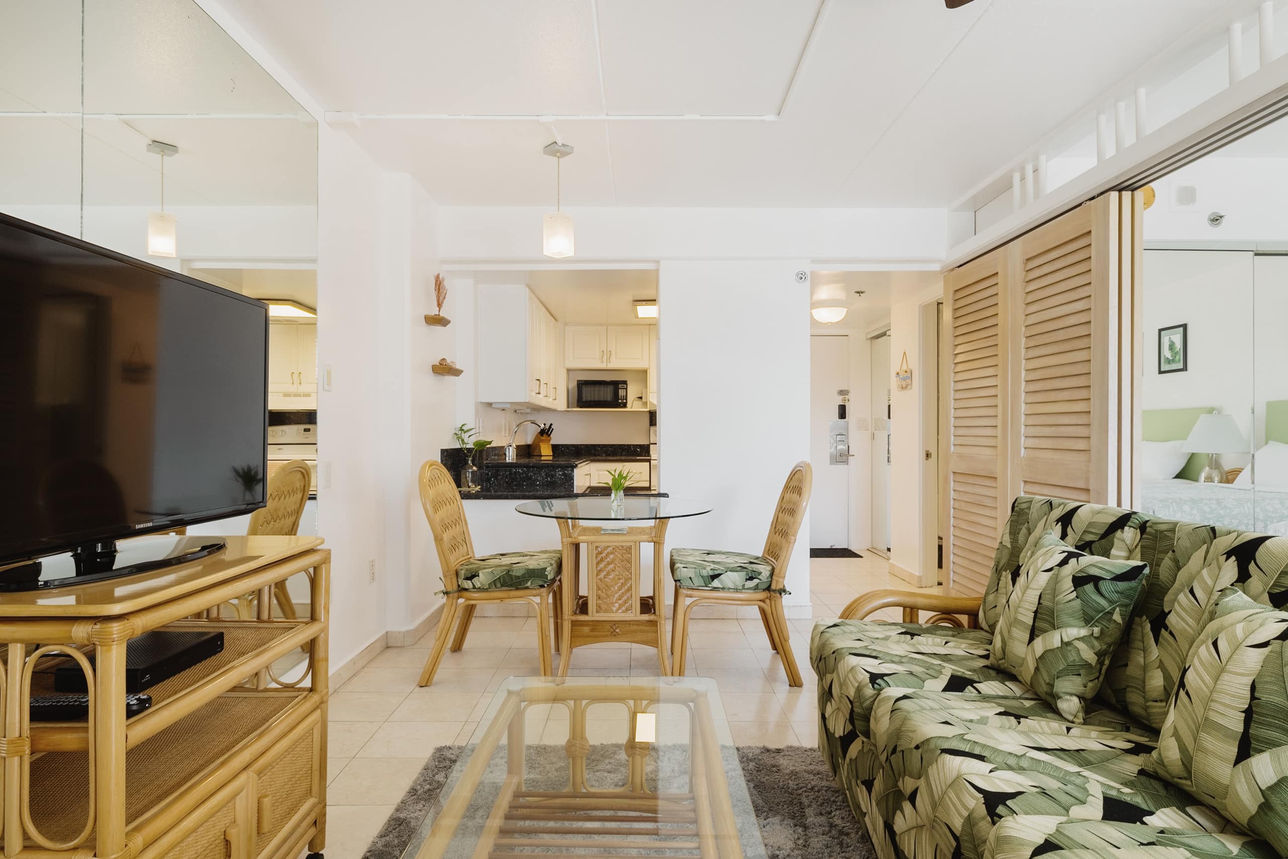 Condo in Honolulu · ★4.9 · 1 bedroom · 3 beds · 1 private bath - Image 2