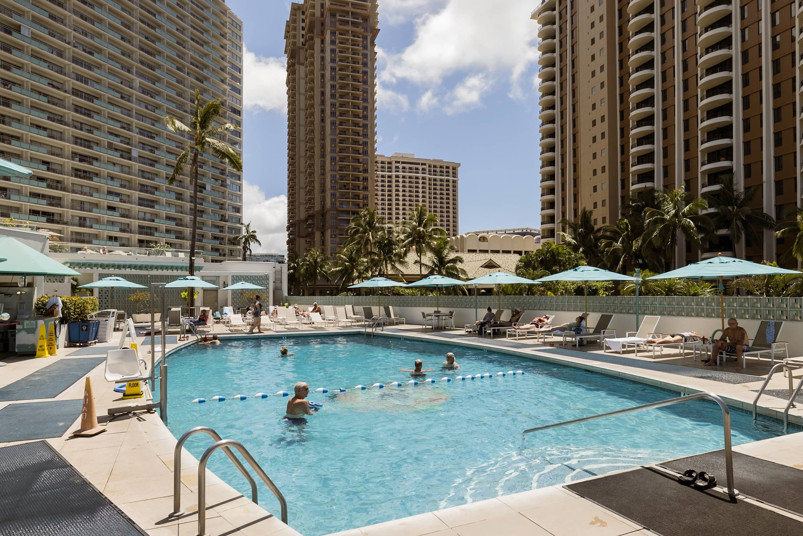 Condo in Honolulu · ★4.9 · 1 bedroom · 3 beds · 1 private bath - Image 18