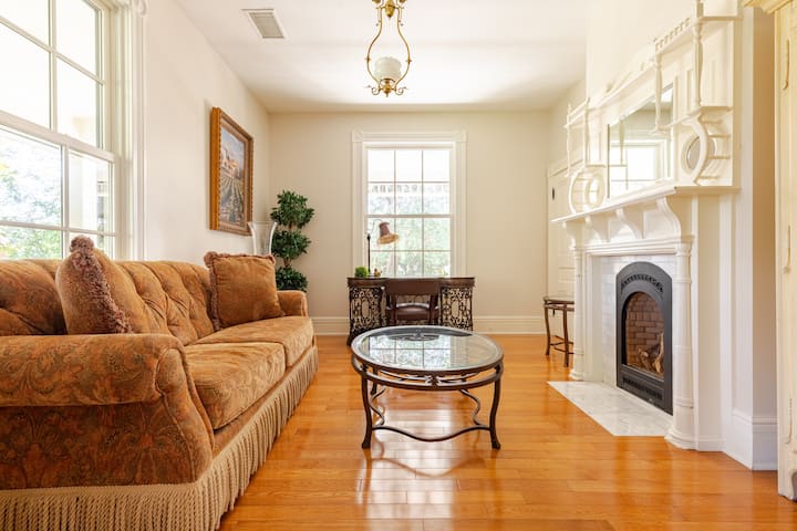 Historic Honaker Suite At The Peppertree Lane! - Pomona, CA