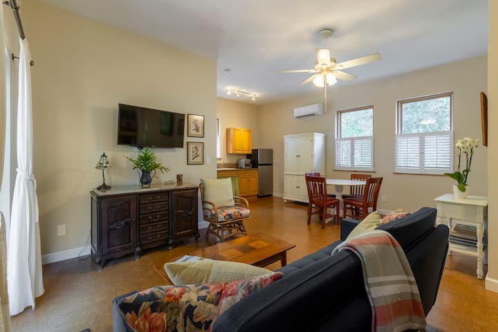 Cottage In Old Downtown Melbourne - Indialantic, FL
