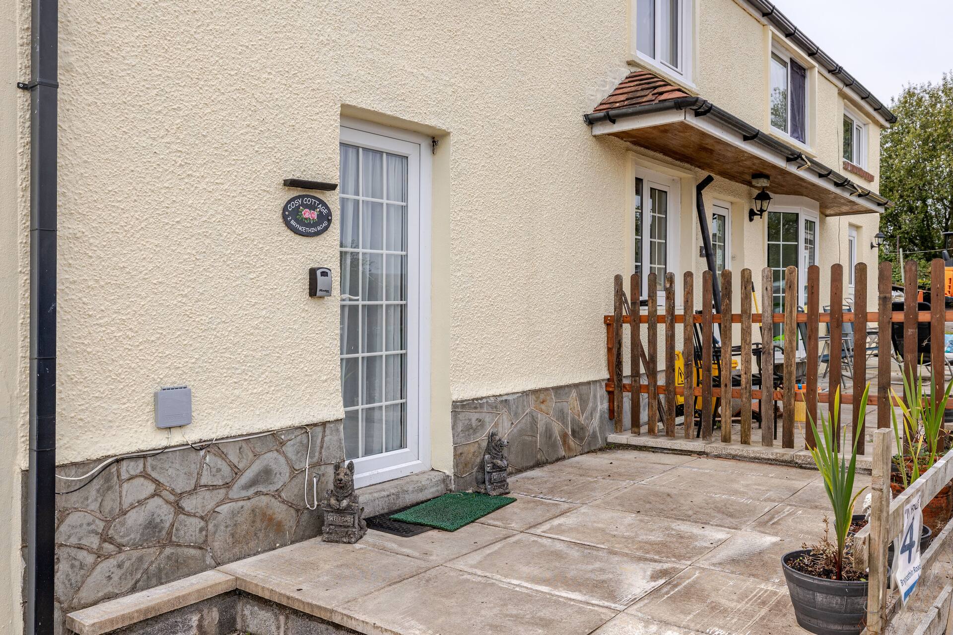 Cosy Cottage in Garnant