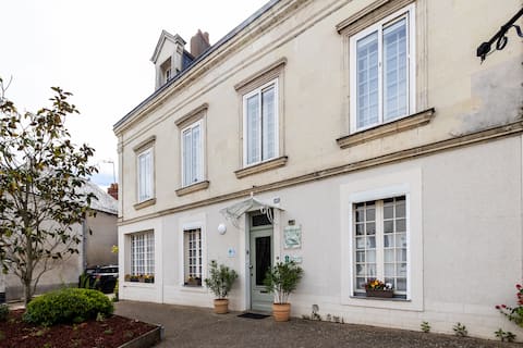 Bed and breakfast and charming garden near Loire