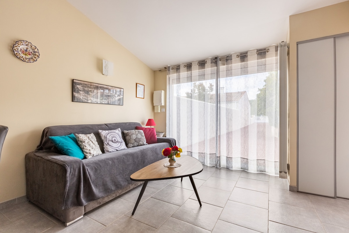 Annuncio Airbnb popolare: LA ROCHELLE and the beaches 20 minutes away. 3-star cottage a Charente Maritime