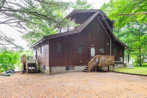 Lakefront Cottage in Port Carling with Great Views