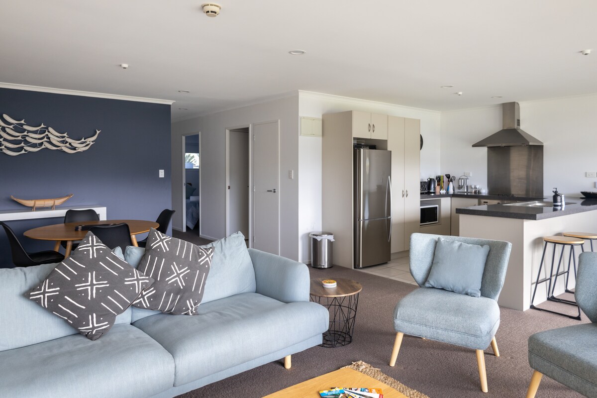 Top performing Airbnb: What a view! Located in the heart of Whitianga in Thames Coromandel District