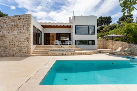 Bonita stay: B Sky: Hot pool, views, WiFi