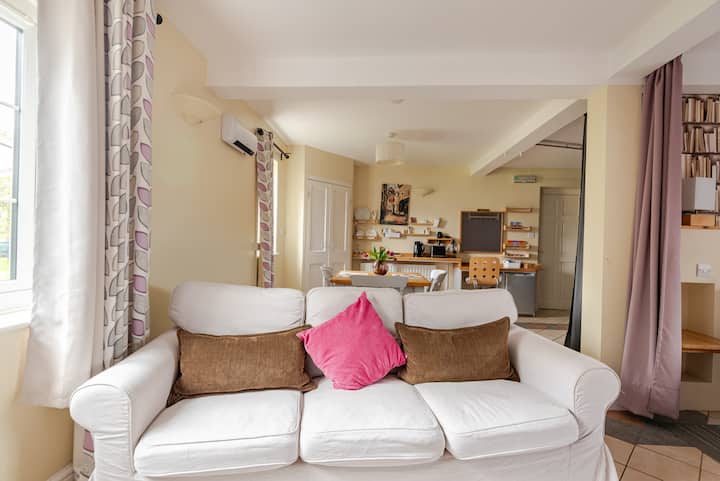 Cottage Room, Sherwood Forest - Sherwood Forest