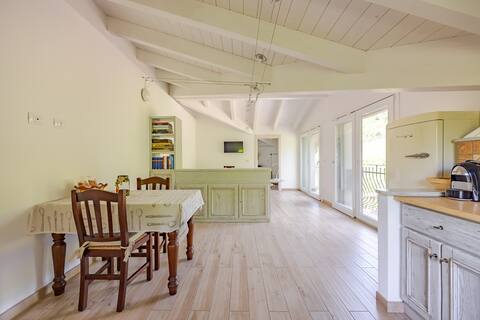 large independent studio in grizzana