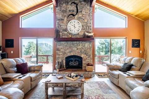 Top Airbnb: Cozy Alpine Cabin Hideaway with Game Room in Pine Mountain Club