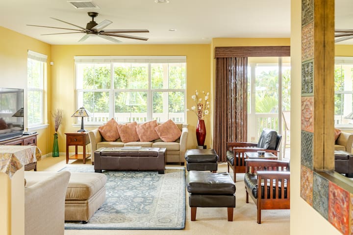 Luxurious Quiet NorthShore Condo in Paradise.