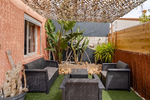 Top Airbnb: 3* apartment with air conditioning and terrace in Saint Cyprien