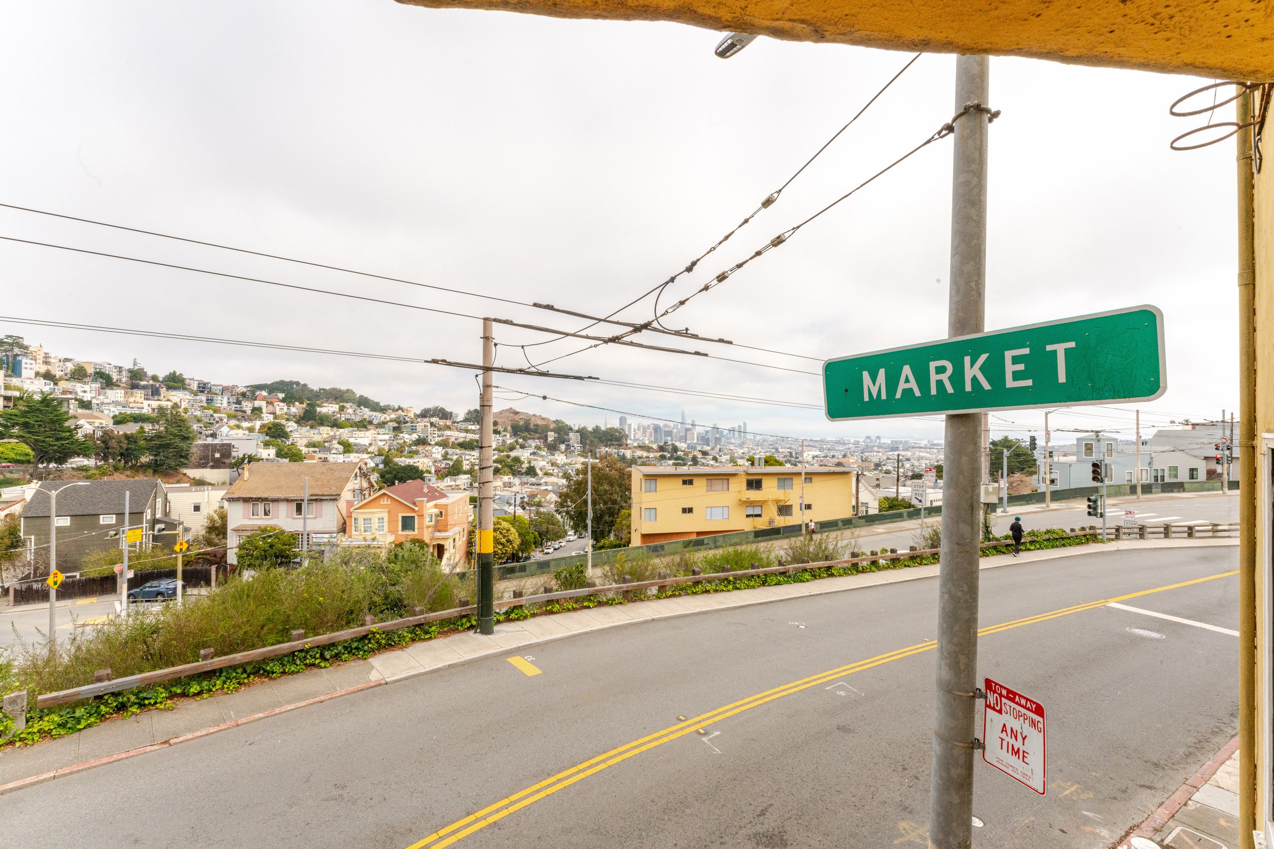 Home in San Francisco · ★4.92 · 1 bedroom · 3 beds · 1 bath - Image 34