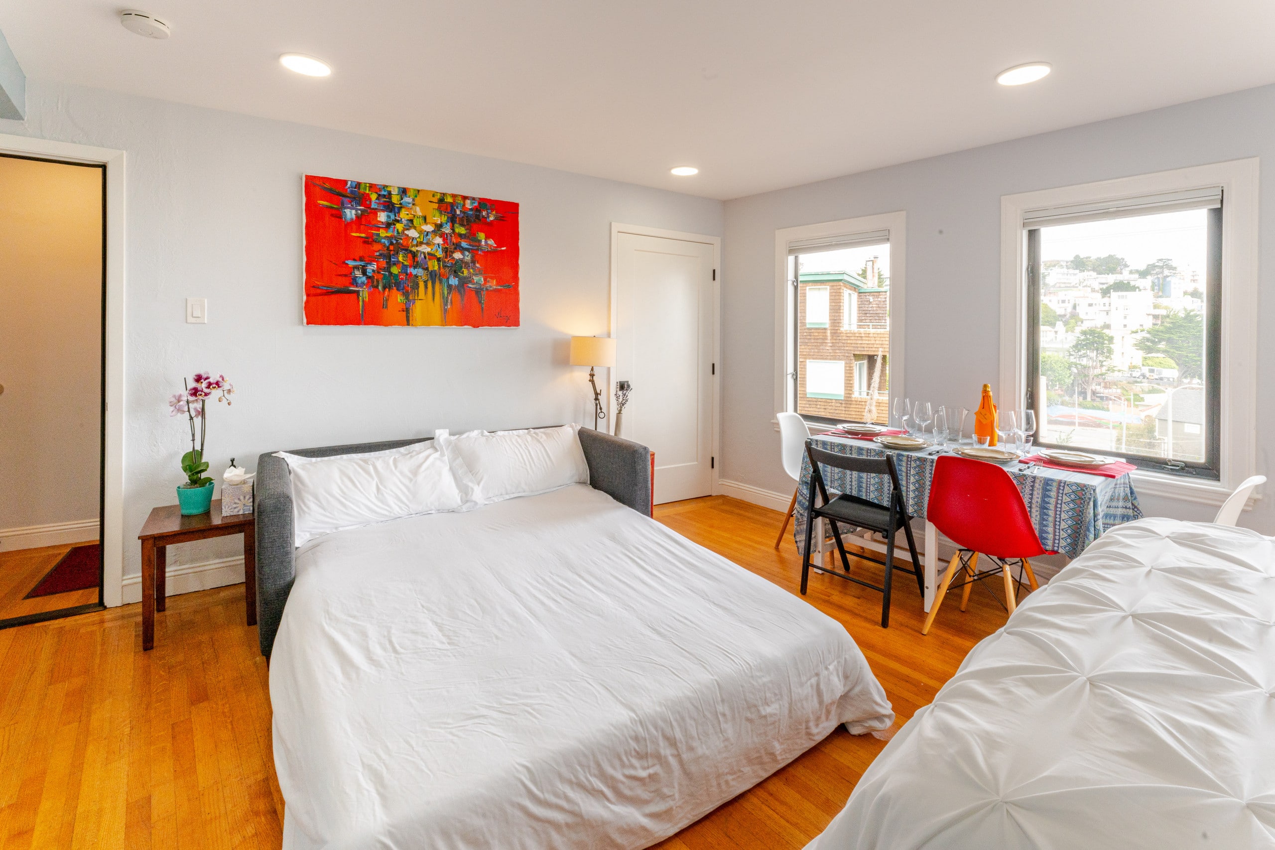 Home in San Francisco · ★4.92 · 1 bedroom · 3 beds · 1 bath - Image 9
