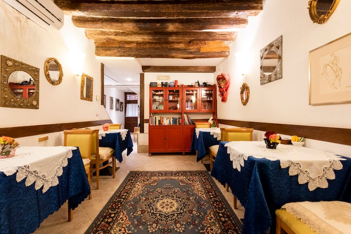 Artemisia Chambre - Venise